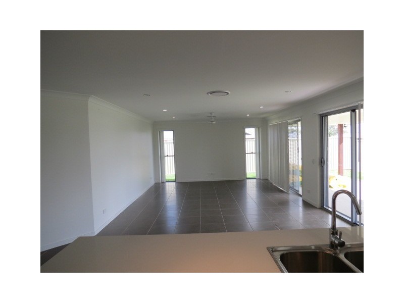 5 Canterbury Street, Emerald QLD 4720