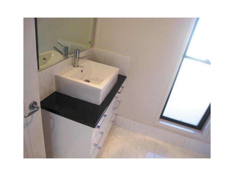 64 Gladstone Street, Emerald QLD 4720