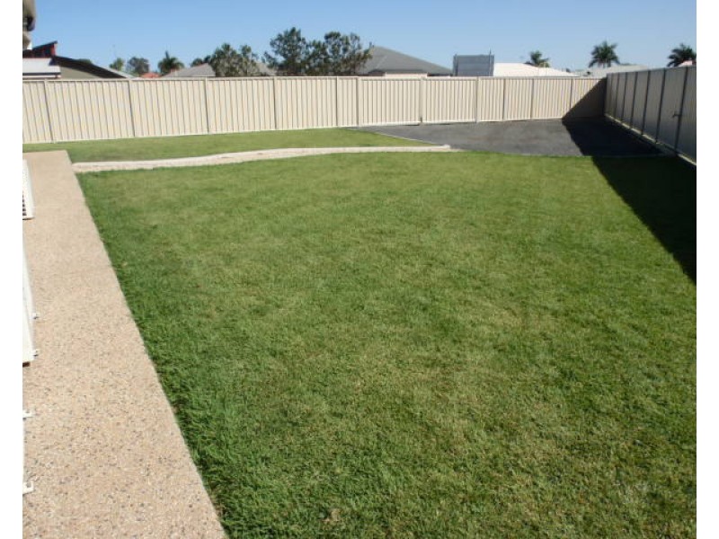 2/12 Wright Street, Emerald QLD 4720