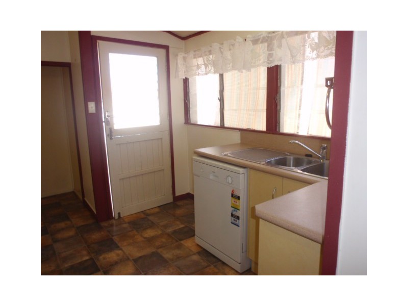 104 Harris Street, Emerald QLD 4720