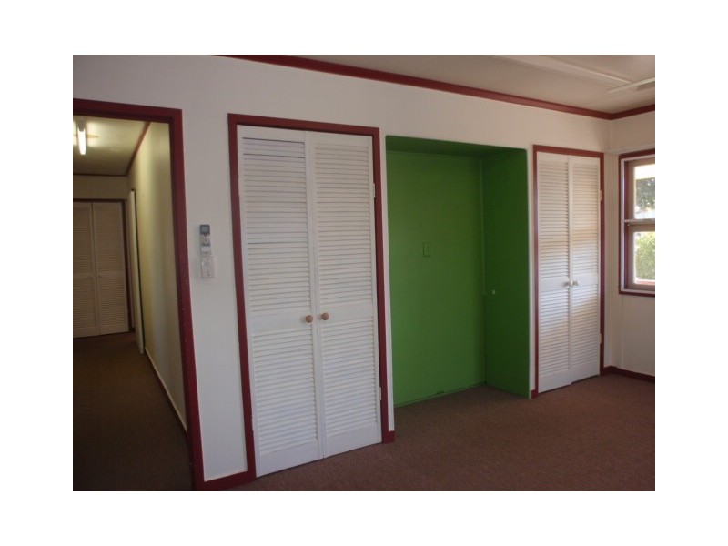 104 Harris Street, Emerald QLD 4720