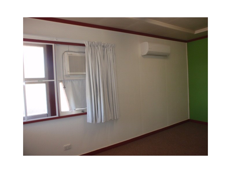 104 Harris Street, Emerald QLD 4720