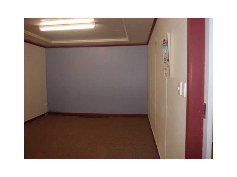 104 Harris Street, Emerald QLD 4720