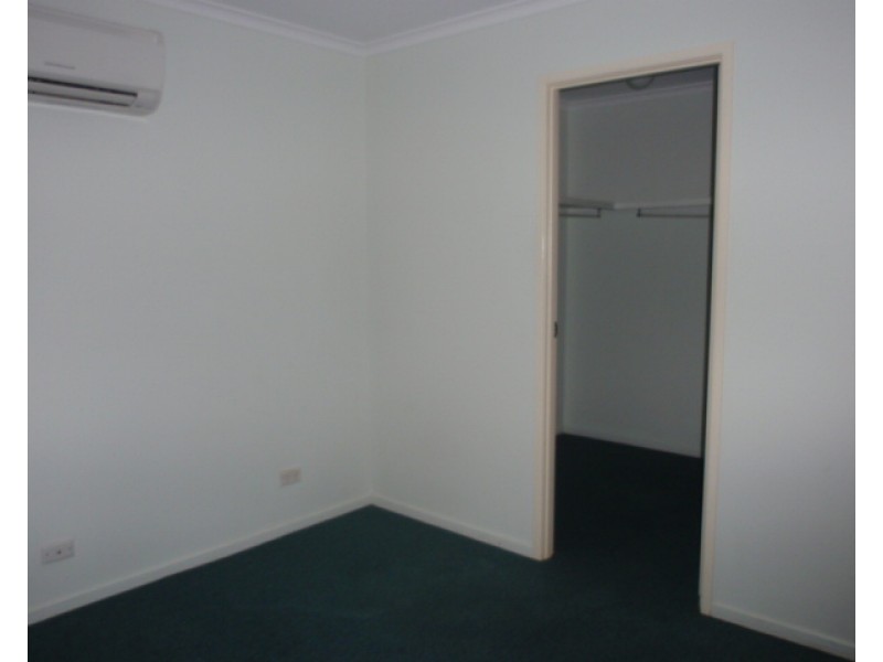 18 Eubar Place, Emerald QLD 4720