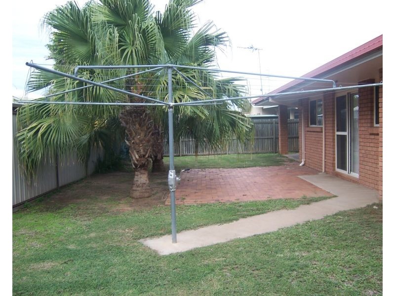 18 Eubar Place, Emerald QLD 4720