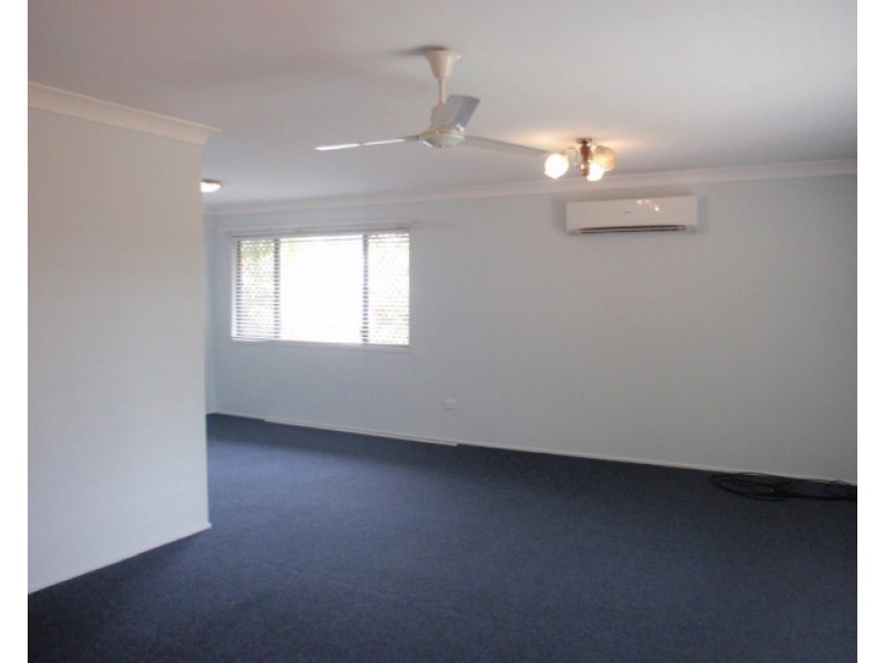 4 Gilbert Place, Emerald QLD 4720