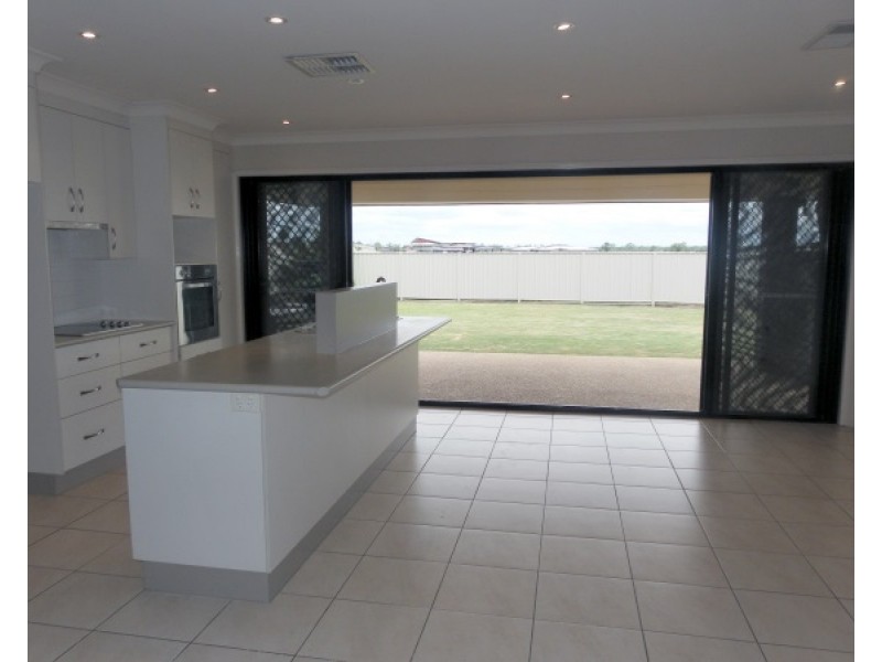 23 Mayfair Drive, Emerald QLD 4720