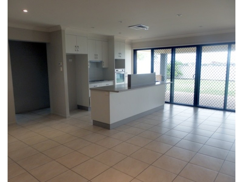 23 Mayfair Drive, Emerald QLD 4720