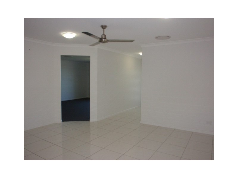 9 SINGLETON COURT, Emerald QLD 4720