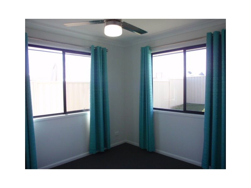 9 SINGLETON COURT, Emerald QLD 4720