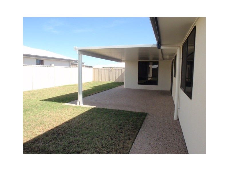 9 SINGLETON COURT, Emerald QLD 4720