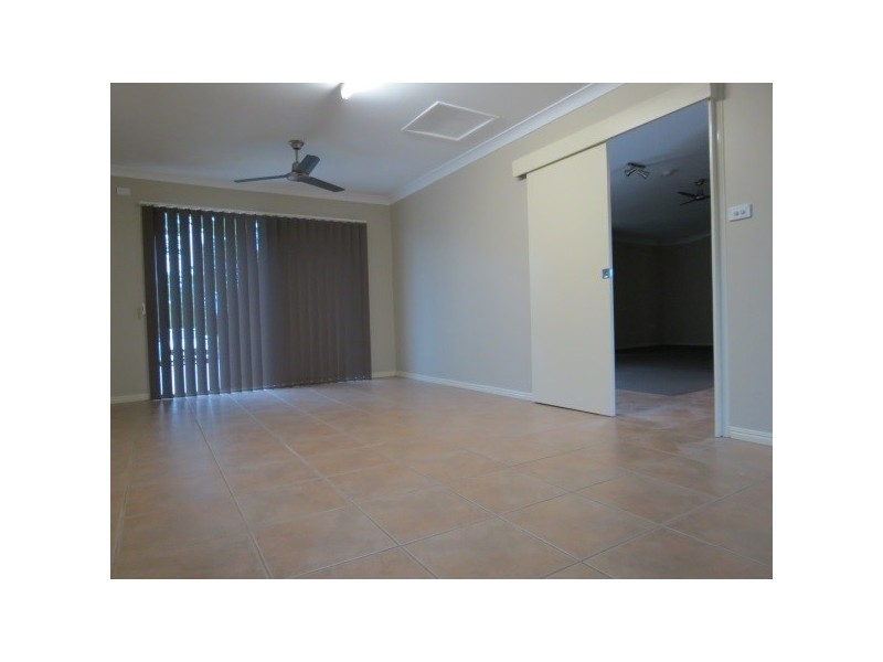 47 PARK AVENUE, Emerald QLD 4720