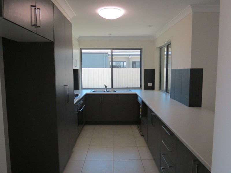 21 Thornton Street, Emerald QLD 4720