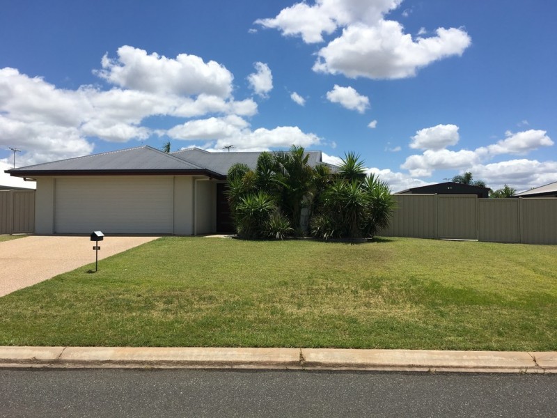 26 Lakeside Drive, Emerald QLD 4720