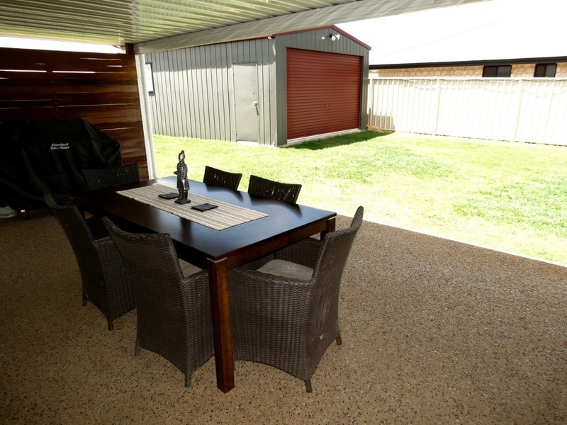 26 Lakeside Drive, Emerald QLD 4720