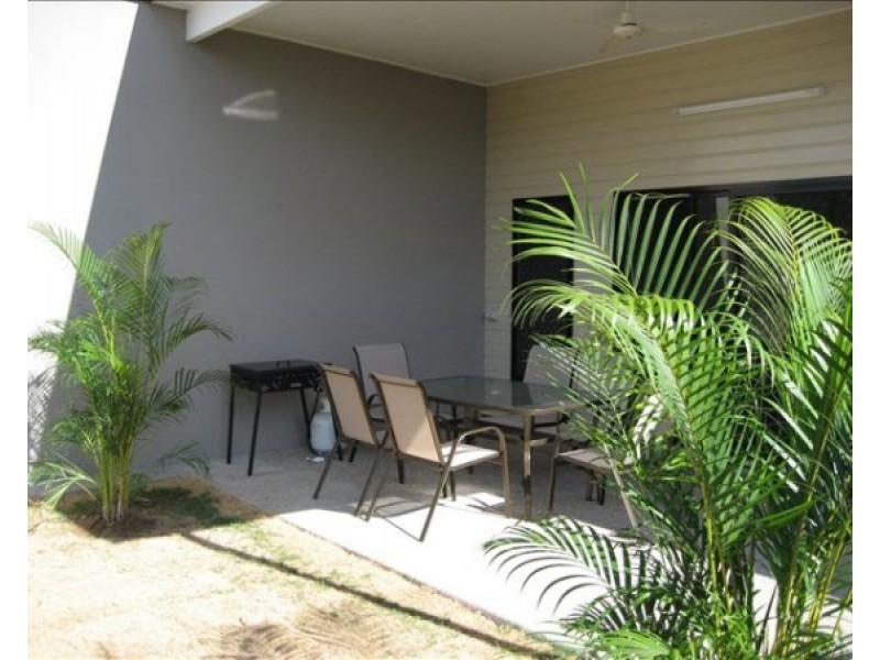 2/42 Newman Drive, Emerald QLD 4720