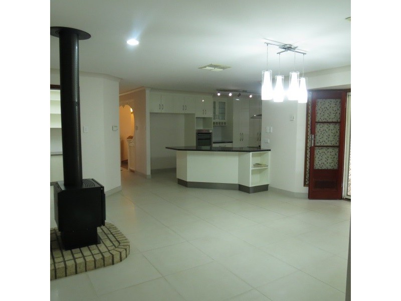 10 Kidd Street, Emerald QLD 4720