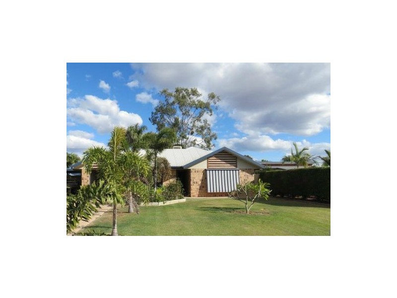 2 Coombs Court, Emerald QLD 4720