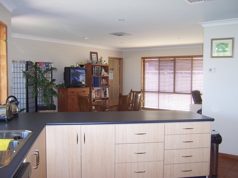2 Coombs Court, Emerald QLD 4720