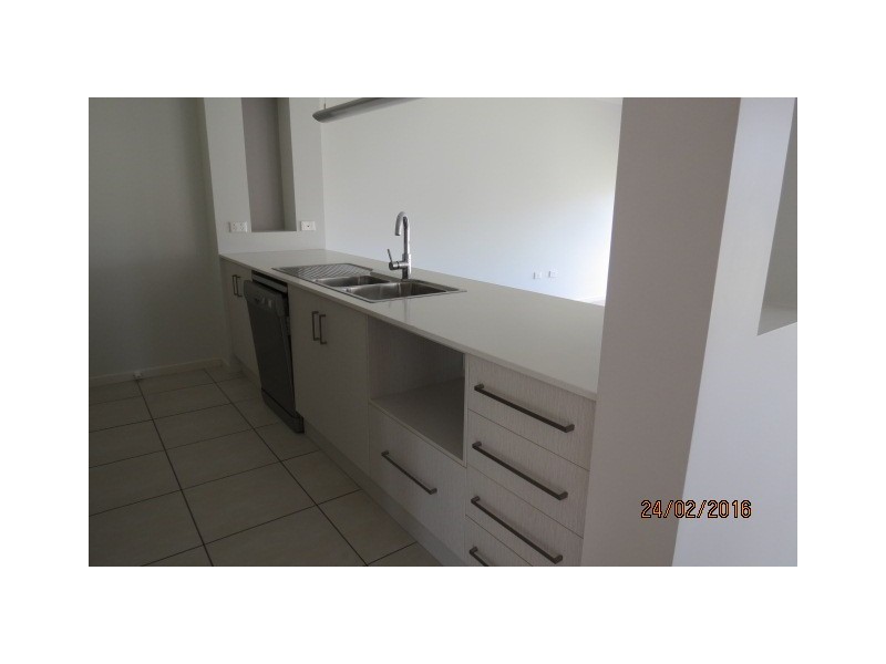 7/20-24 Mooney Crescent “The Vybe”, Emerald QLD 4720