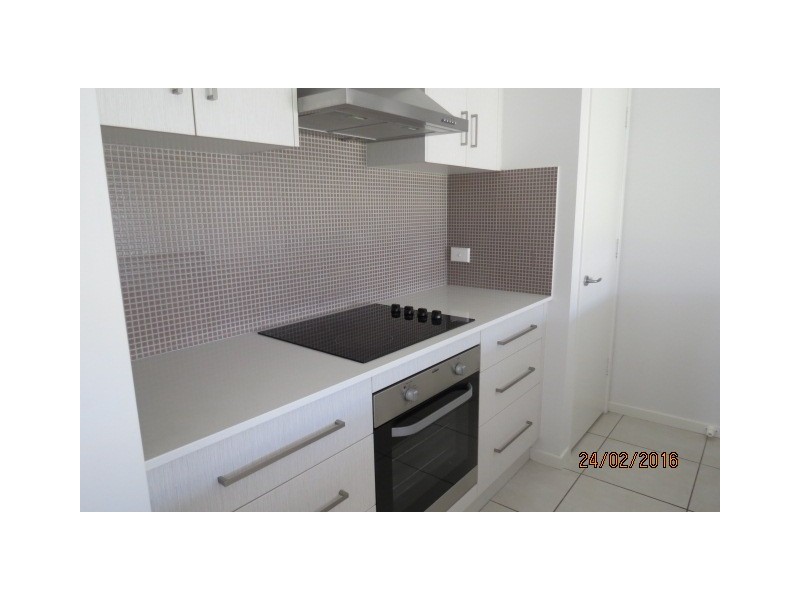 7/20-24 Mooney Crescent “The Vybe”, Emerald QLD 4720