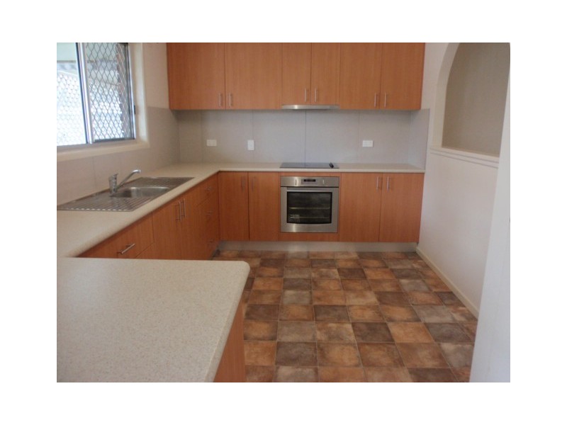 1 Wilby Place, Emerald QLD 4720