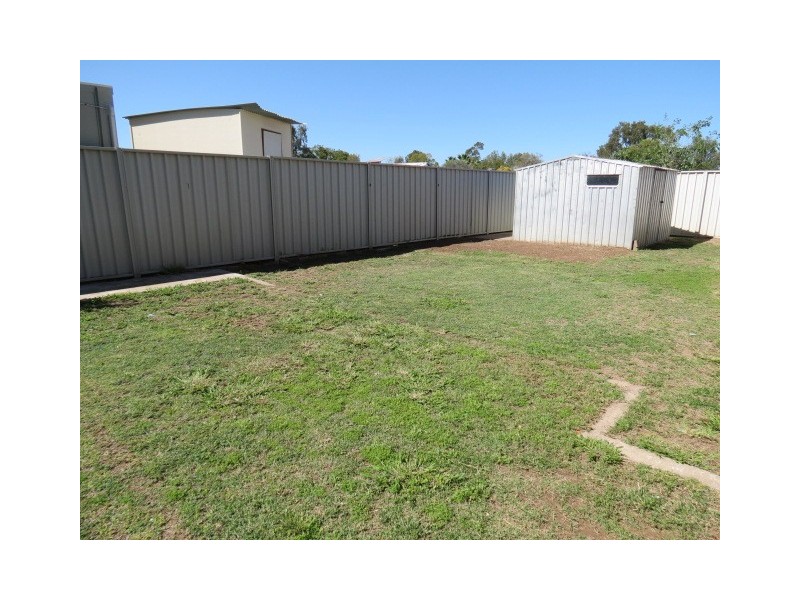1 Wilby Place, Emerald QLD 4720