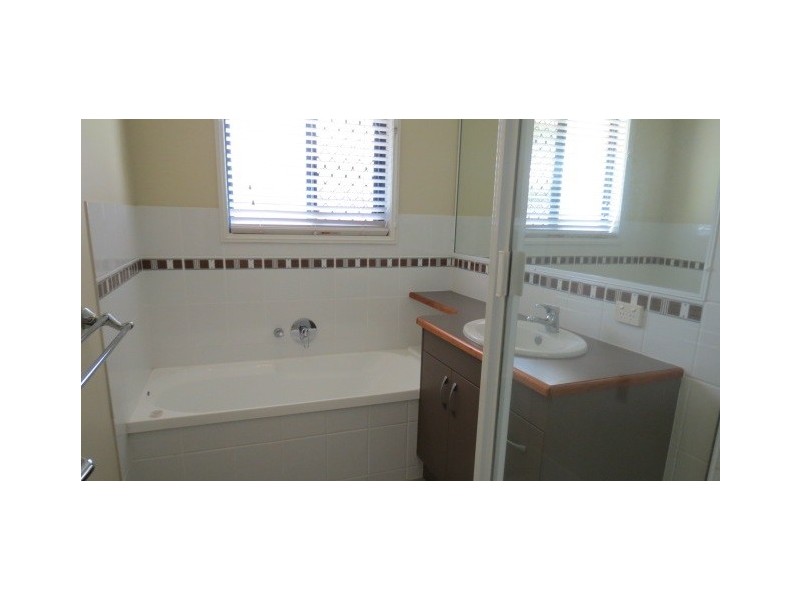 39 Park Avenue, Emerald QLD 4720