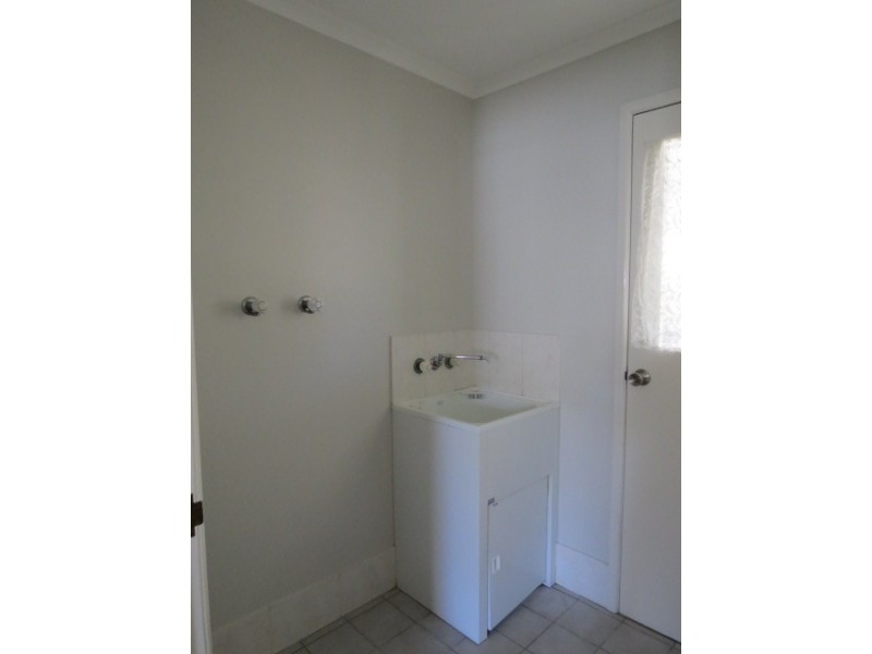 21 Eubar Place, Emerald QLD 4720