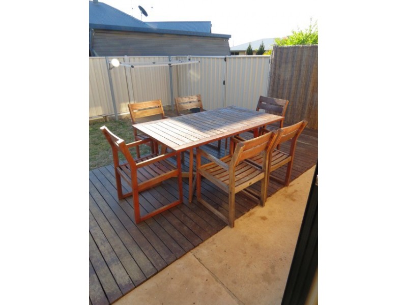 1/8 Pressler Road, Emerald QLD 4720