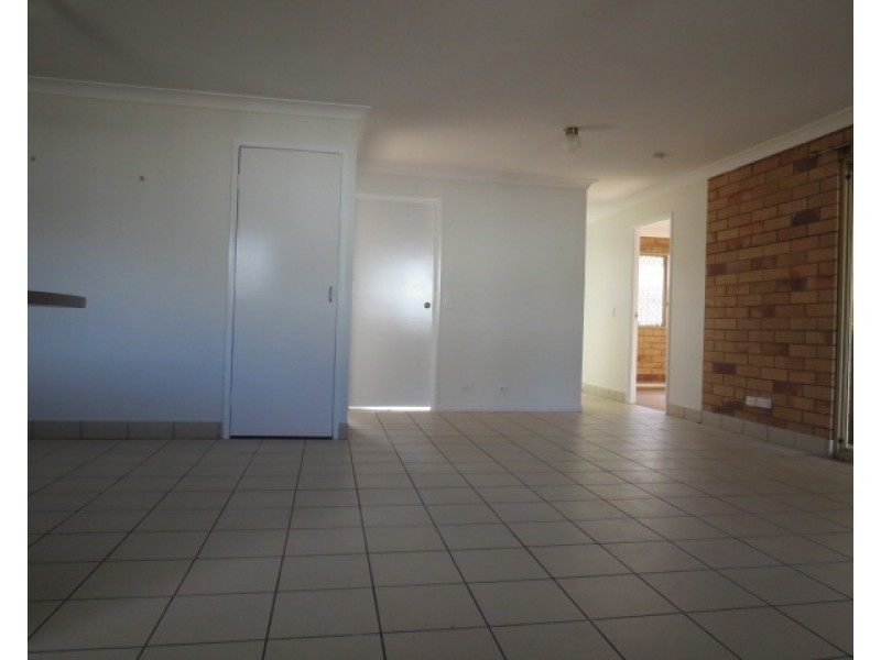 2/66 Esmond Street, Emerald QLD 4720