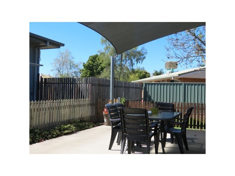 2/87 Roberts Street, Emerald QLD 4720