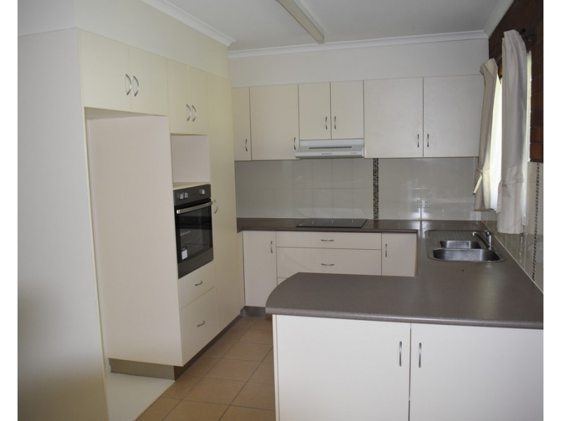 34 Dawn Crescent, Emerald QLD 4720