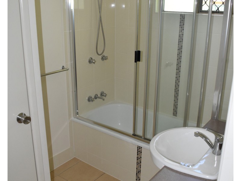 34 Dawn Crescent, Emerald QLD 4720