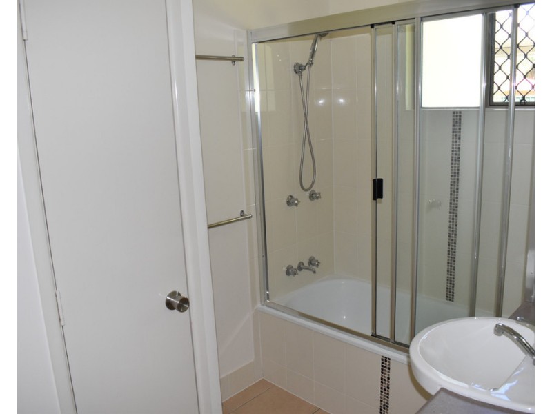 34 Dawn Crescent, Emerald QLD 4720