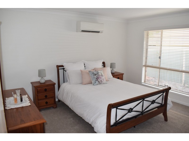 2 Cowan Crescent, Emerald QLD 4720