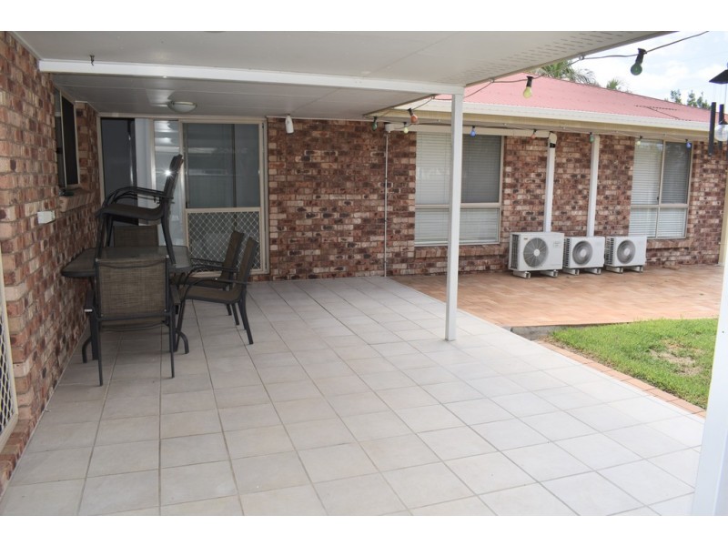 2 Cowan Crescent, Emerald QLD 4720