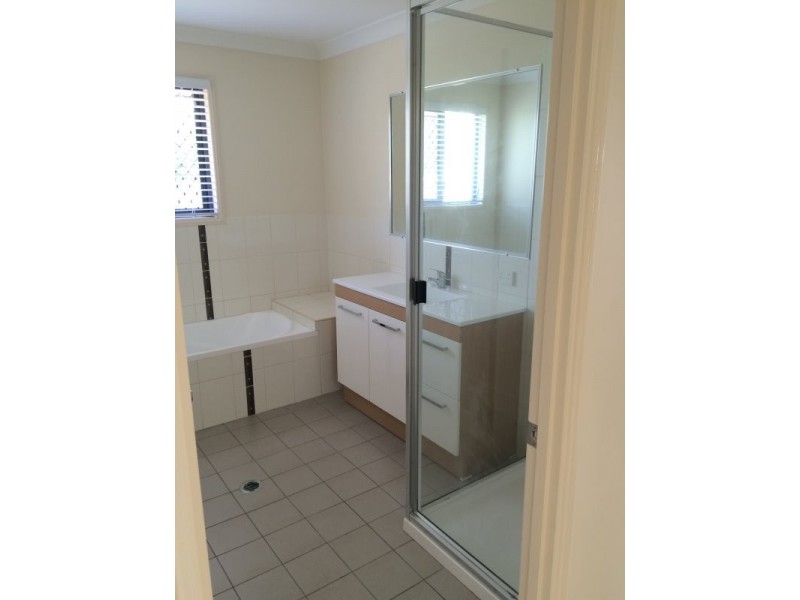 16 Saville Street, Emerald QLD 4720