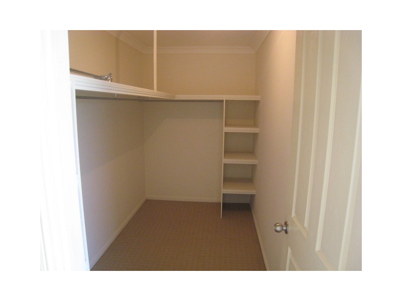 16 Saville Street, Emerald QLD 4720