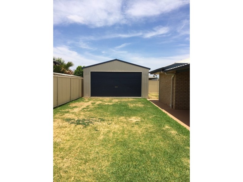 16 Saville Street, Emerald QLD 4720