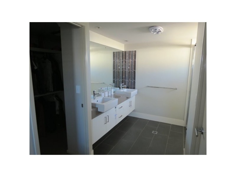 11 MORGAN PLACE, Emerald QLD 4720