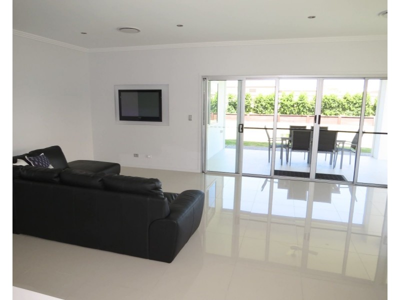 8 Sandown Street, Emerald QLD 4720