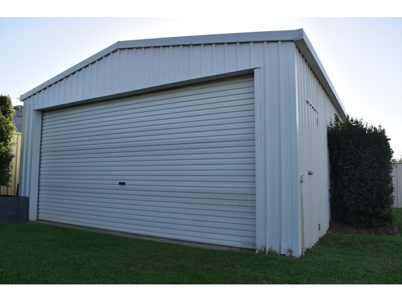 15 Morgan Place, Emerald QLD 4720