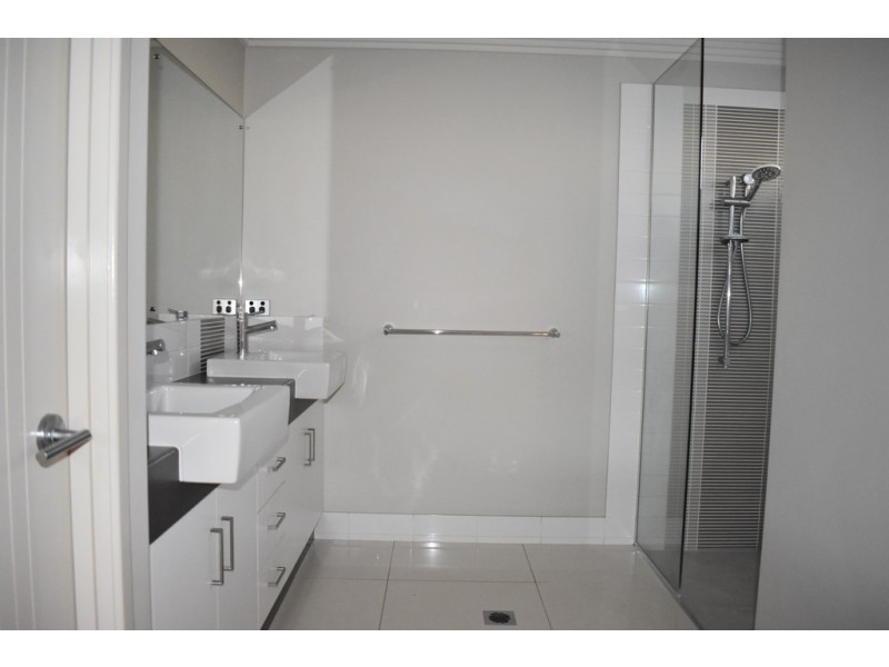15 Morgan Place, Emerald QLD 4720