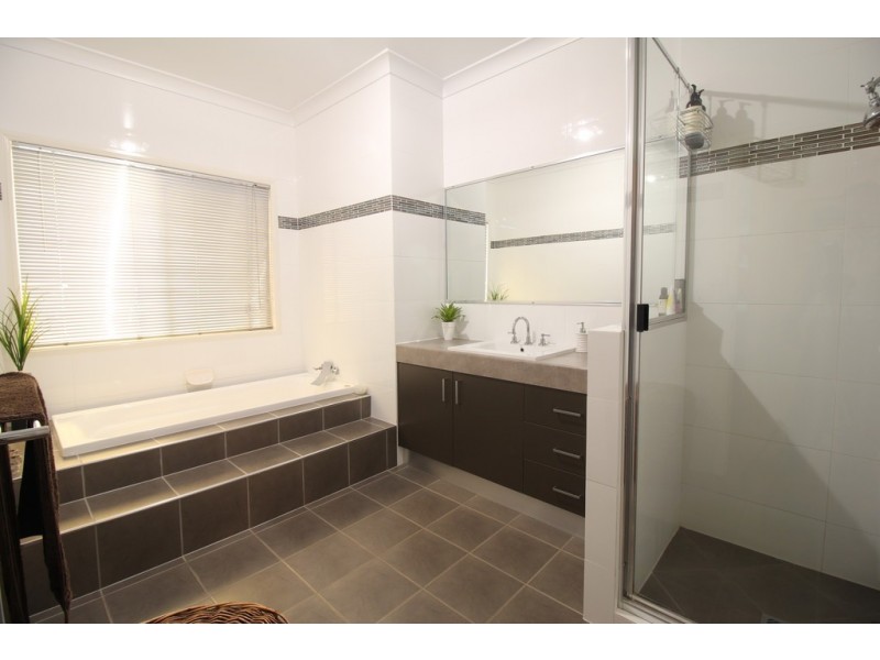 22 Akubra Drive, Emerald QLD 4720