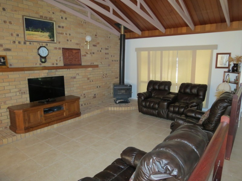 37 Slack Drive, Emerald QLD 4720