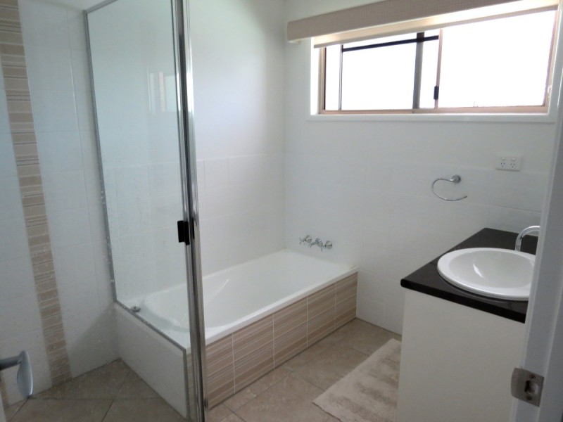 37 Slack Drive, Emerald QLD 4720