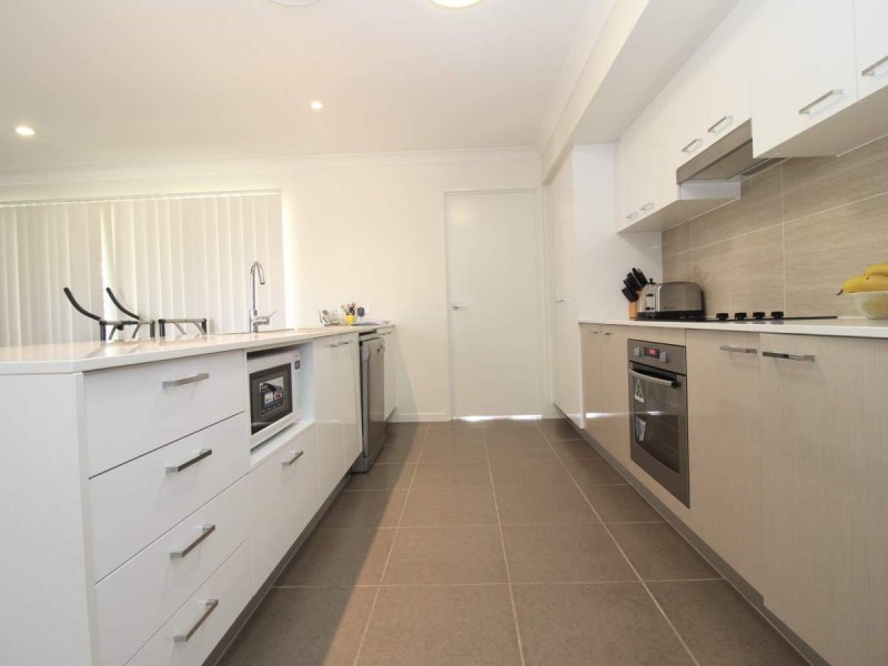 66 Canterbury Road, Emerald QLD 4720