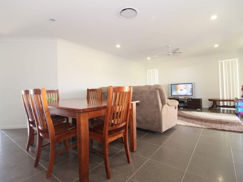 66 Canterbury Road, Emerald QLD 4720