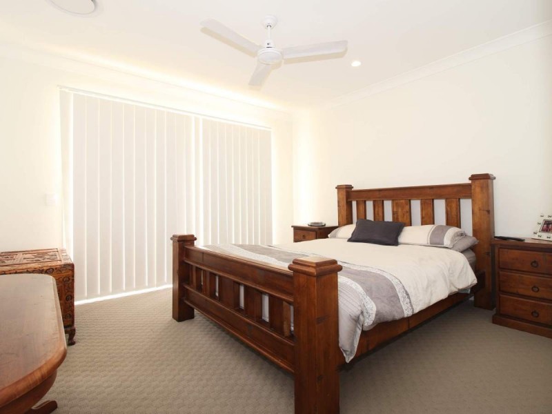 66 Canterbury Road, Emerald QLD 4720